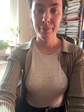 Sara darling online show from 03-19-25, 03:29