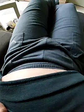 Snapshot of 85Friedrich chatting on 09-28-25, 04:12 85Friedrich online show from 09-28-25, 04:12