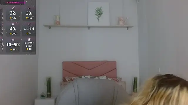 Snapshot of april_bunnyy chatting on 10-14-25, 01:34 april bunnyy online show from 10-14-25, 01:34