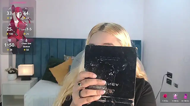 Snapshot of april_bunnyy chatting on 11-14-25, 07:23 april bunnyy online show from 11-14-25, 07:23