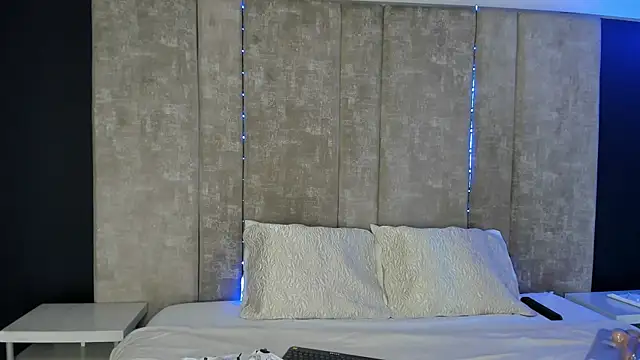 Larabrooks online show from 09-08-25, 07:13