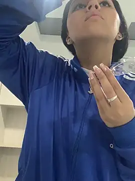 Larabrooks online show from 03-18-26, 05:49