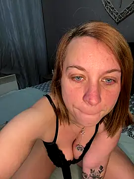 Aphrodite-22 online show from 10-27-25, 04:05