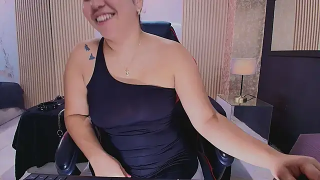 AmorMia online show from 10-18-25, 07:58