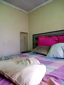 Snapshot of LONGDICK985M chatting on 02-05-25, 03:42 LONGDICK985M online show from 02-05-25, 03:42