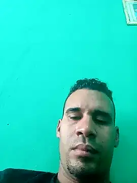 Snapshot of adriel_perez chatting on 10-17-25, 05:04 adriel perez online show from 10-17-25, 05:04