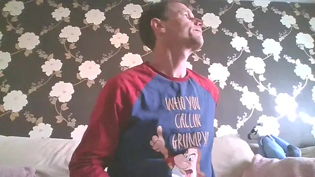 outdoorfun22 online show from 04-10-26, 07:24