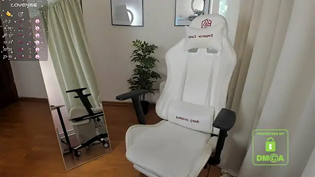 VanessaSmuth online show from 01-24-25, 04:37