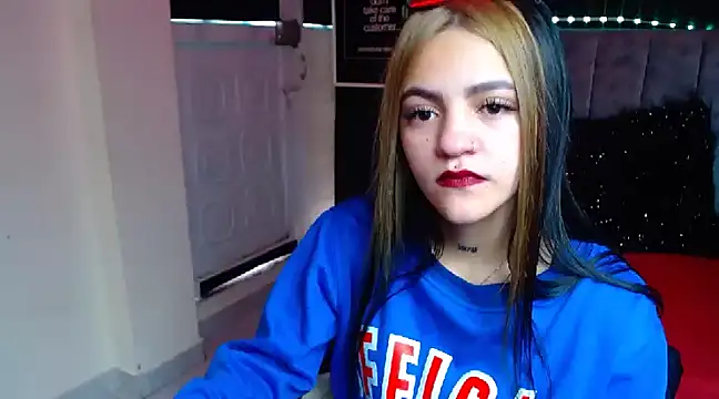 Violettasquirt online show from 01-15-25, 03:18