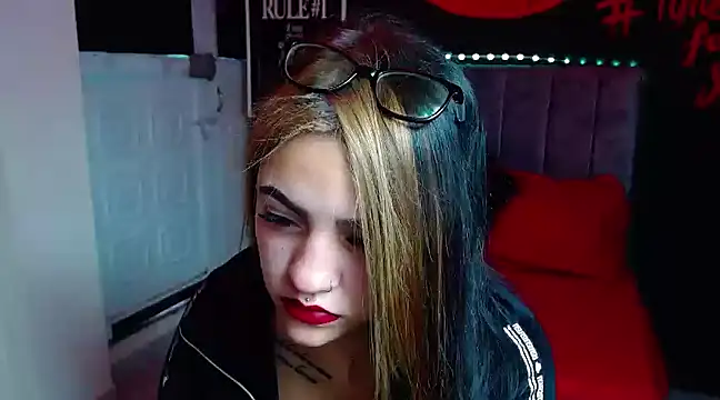 Violettasquirt online show from 01-25-25, 01:41