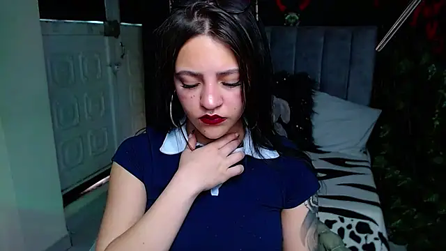 Violettasquirt online show from 04-28-26, 01:38