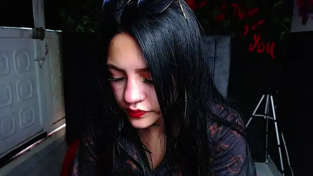 Violettasquirt online show from 05-11-26, 01:28