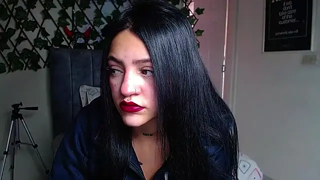 Violettasquirt online show from 06-09-26, 01:23