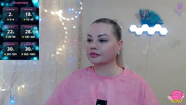 Snapshot of JewellKiss7 chatting on 04-10-26, 12:43 JewellKiss7 online show from 04-10-26, 12:43