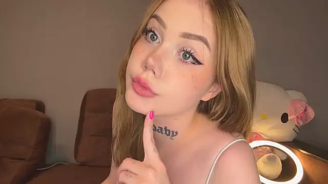 Snapshot of hanna_cry_baby chatting on 10-14-25, 03:35 hanna cry baby online show from 10-14-25, 03:35