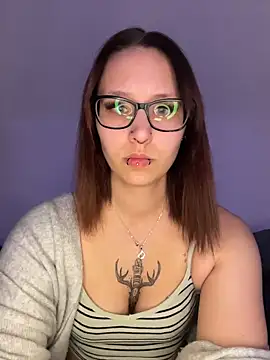 Snapshot of TheRealNyxa chatting on 04-13-26, 06:35 TheRealNyxa online show from 04-13-26, 06:35