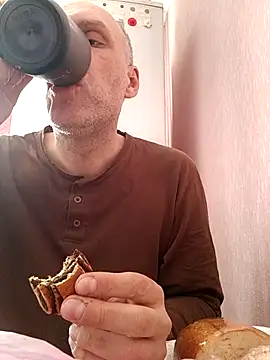 Pineapple04 online show from 02-10-26, 08:18