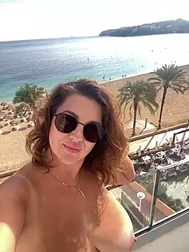 Snapshot of Dina0908 chatting on 10-15-25, 01:44 Dina0908 online show from 10-15-25, 01:44