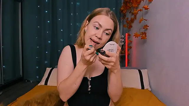 InsatiableFoxX online show from 09-29-25, 10:36