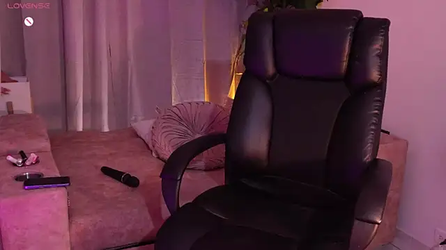 Snapshot of sammy_laszlow chatting on 09-11-25, 01:06 sammy laszlow online show from 09-11-25, 01:06