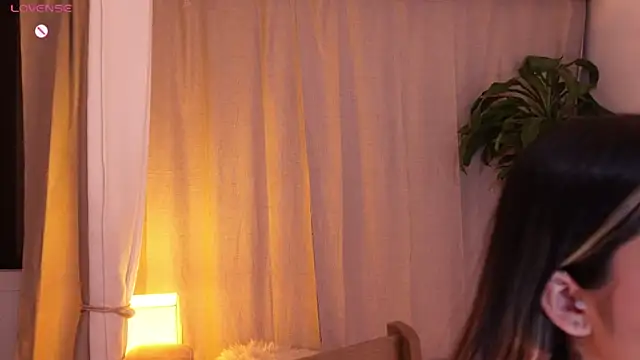 Snapshot of sammy_laszlow chatting on 10-29-25, 02:03 sammy laszlow online show from 10-29-25, 02:03