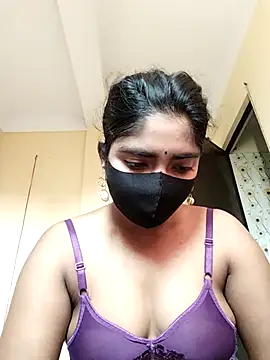 Snapshot of Lina-Rose chatting on 10-15-25, 02:22 Lina-Rose online show from 10-15-25, 02:22