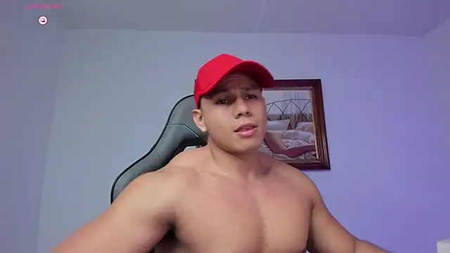 Snapshot of RoyConstance chatting on 03-12-26, 05:13 RoyConstance online show from 03-12-26, 05:13