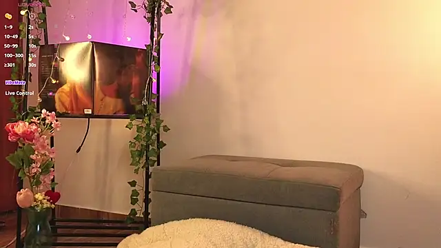 Snapshot of Soffimoon_ chatting on 03-21-25, 02:18 Soffimoon online show from 03-21-25, 02:18