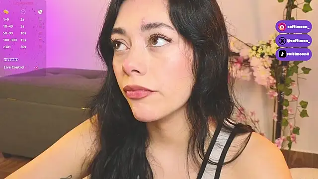 Snapshot of Soffimoon_ chatting on 10-02-25, 02:40 Soffimoon online show from 10-02-25, 02:40