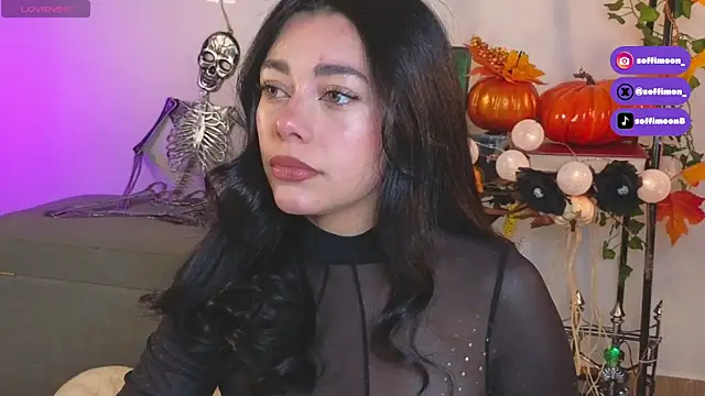 Snapshot of Soffimoon_ chatting on 10-29-25, 01:08 Soffimoon online show from 10-29-25, 01:08