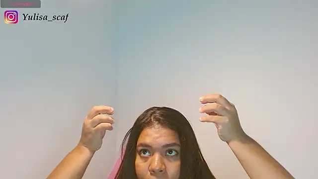 Snapshot of yulissa18 chatting on 06-14-26, 06:21 yulissa18 online show from 06-14-26, 06:21