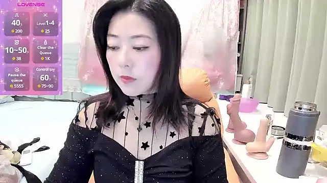 Crystal Wings online show from 01-06-25, 01:08