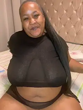 Snapshot of Missmoox24 chatting on 10-22-25, 02:34 Missmoox24 online show from 10-22-25, 02:34