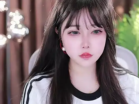 Qiaoqiao  online show from 03-07-25, 11:07