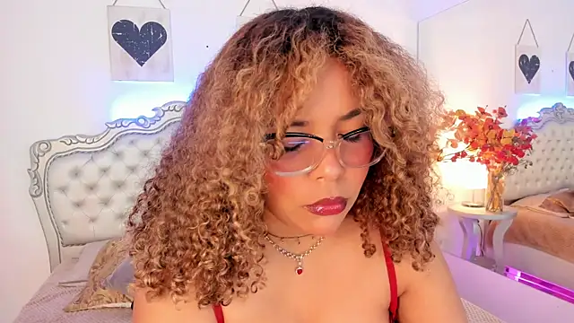 NiaColusi online show from 11-04-25, 07:46