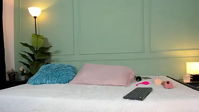 Emma Rosess online show from 12-13-24, 12:50