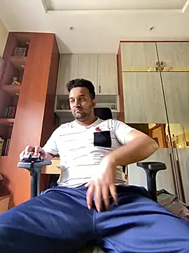 Snapshot of BengaliBabu_Rohan chatting on 02-25-25, 06:03 BengaliBabu Rohan online show from 02-25-25, 06:03