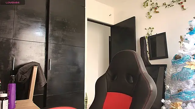 Snapshot of Haruto2001 chatting on 12-17-24, 01:16 Haruto2001 online show from 12-17-24, 01:16