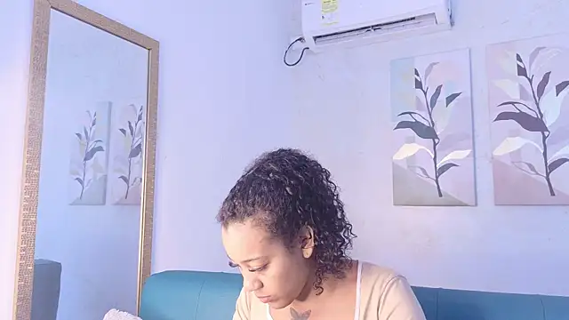 flavia cruz online show from 06-16-26, 11:57