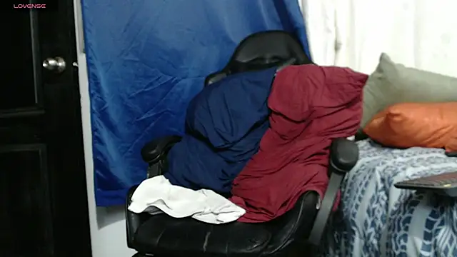 tizziano castillo  online show from 02-20-25, 01:25