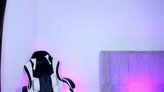 Snapshot of baby_kaliope chatting on 10-26-25, 06:30 baby kaliope online show from 10-26-25, 06:30