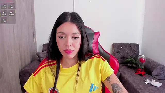 Snapshot of zoee_jackson chatting on 03-26-26, 05:40 zoee jackson online show from 03-26-26, 05:40