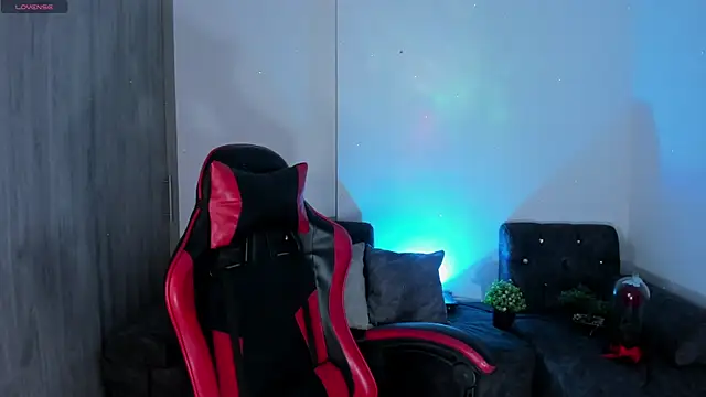 Snapshot of zoee_jackson chatting on 03-29-26, 02:11 zoee jackson online show from 03-29-26, 02:11