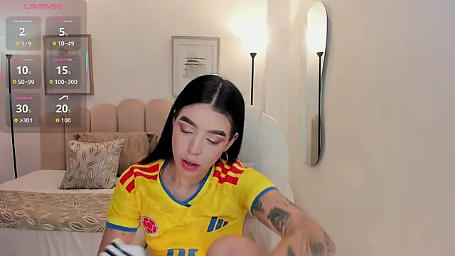 zoee jackson online show from 06-17-26, 06:20