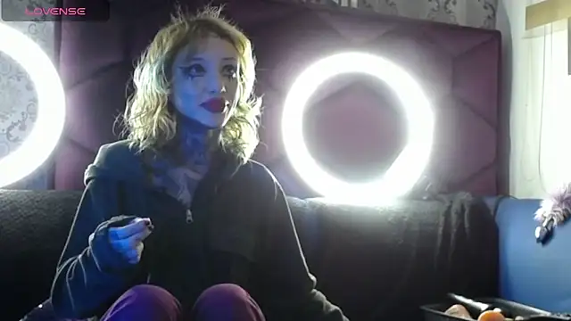 Snapshot of TyphoidMary chatting on 07-09-26, 02:48 TyphoidMary online show from 07-09-26, 02:48