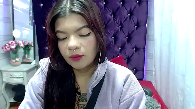 Snapshot of lorecherry chatting on 09-10-25, 04:18 lorecherry online show from 09-10-25, 04:18