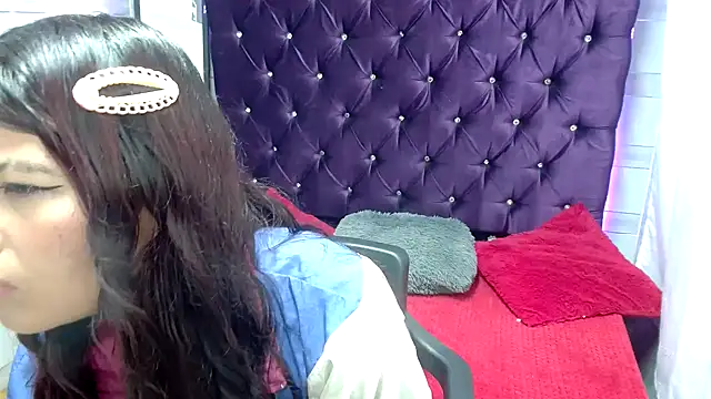 Snapshot of lorecherry chatting on 09-13-25, 05:24 lorecherry online show from 09-13-25, 05:24