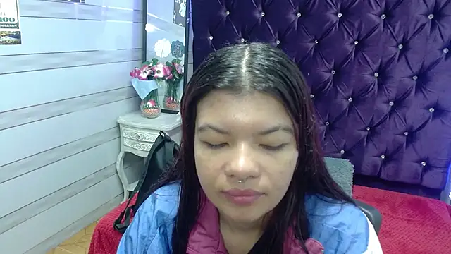 Snapshot of lorecherry chatting on 09-19-25, 05:24 lorecherry online show from 09-19-25, 05:24