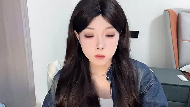 Q-ing online show from 02-16-25, 04:10