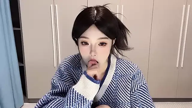 Q-ing online show from 11-08-25, 01:11